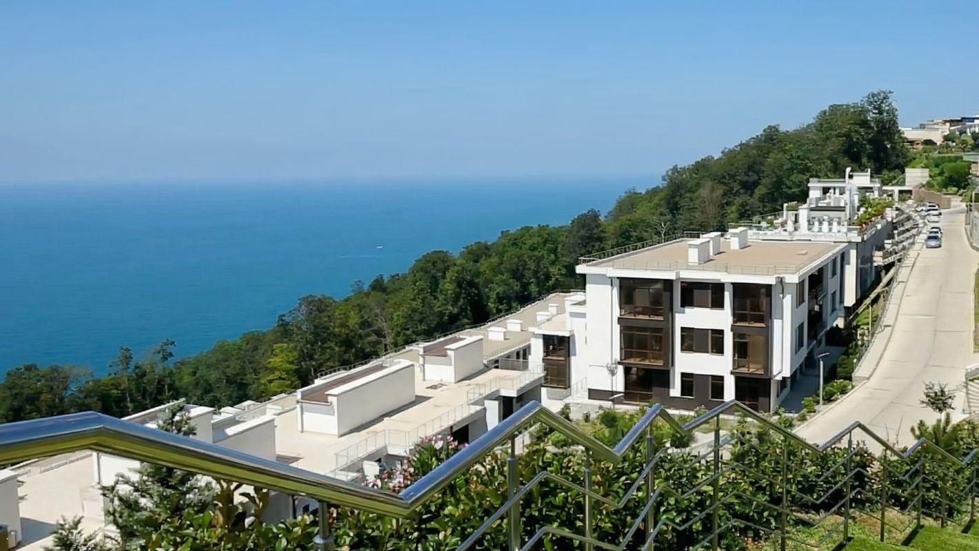 RESIDENTIAL COMPLEX LAZURNIY BEREG