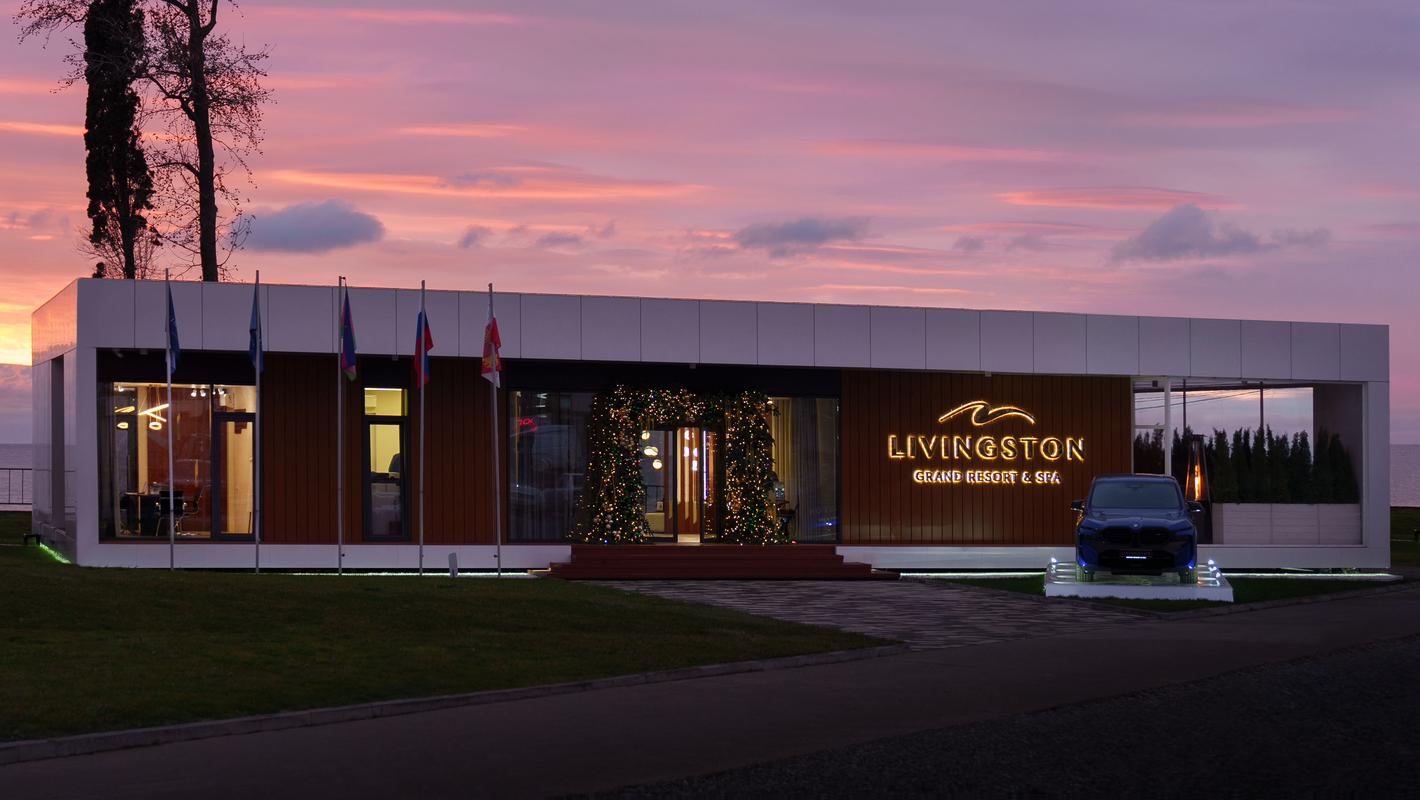 LIVINGSTON <span>RESORT</span>