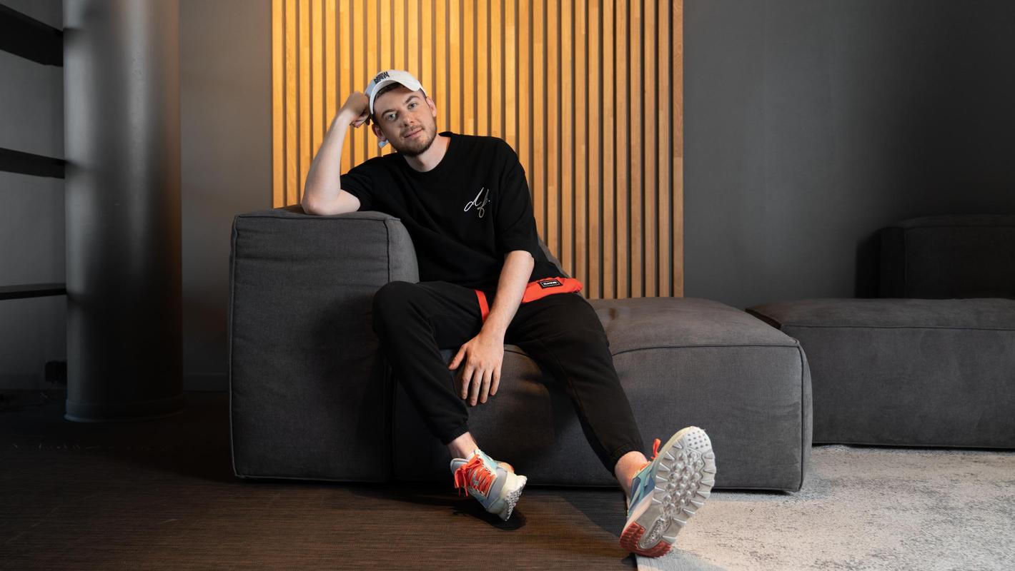 ШАПОШНИКОВ