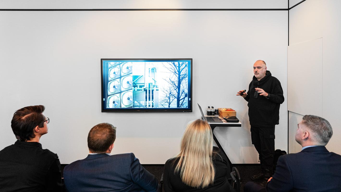 ВЛАДИМИР ПИРОЖКОВ