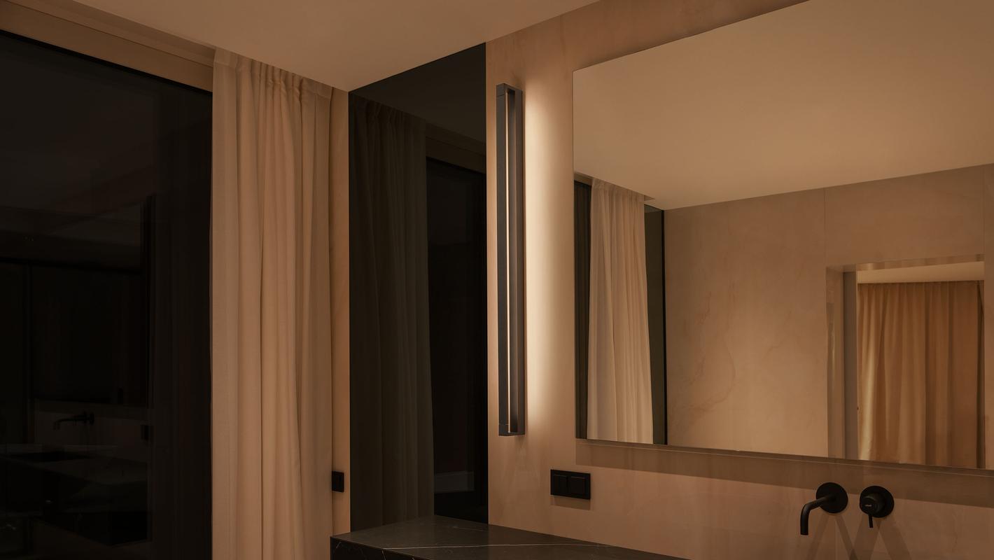 WALL <span>CLIO</span>