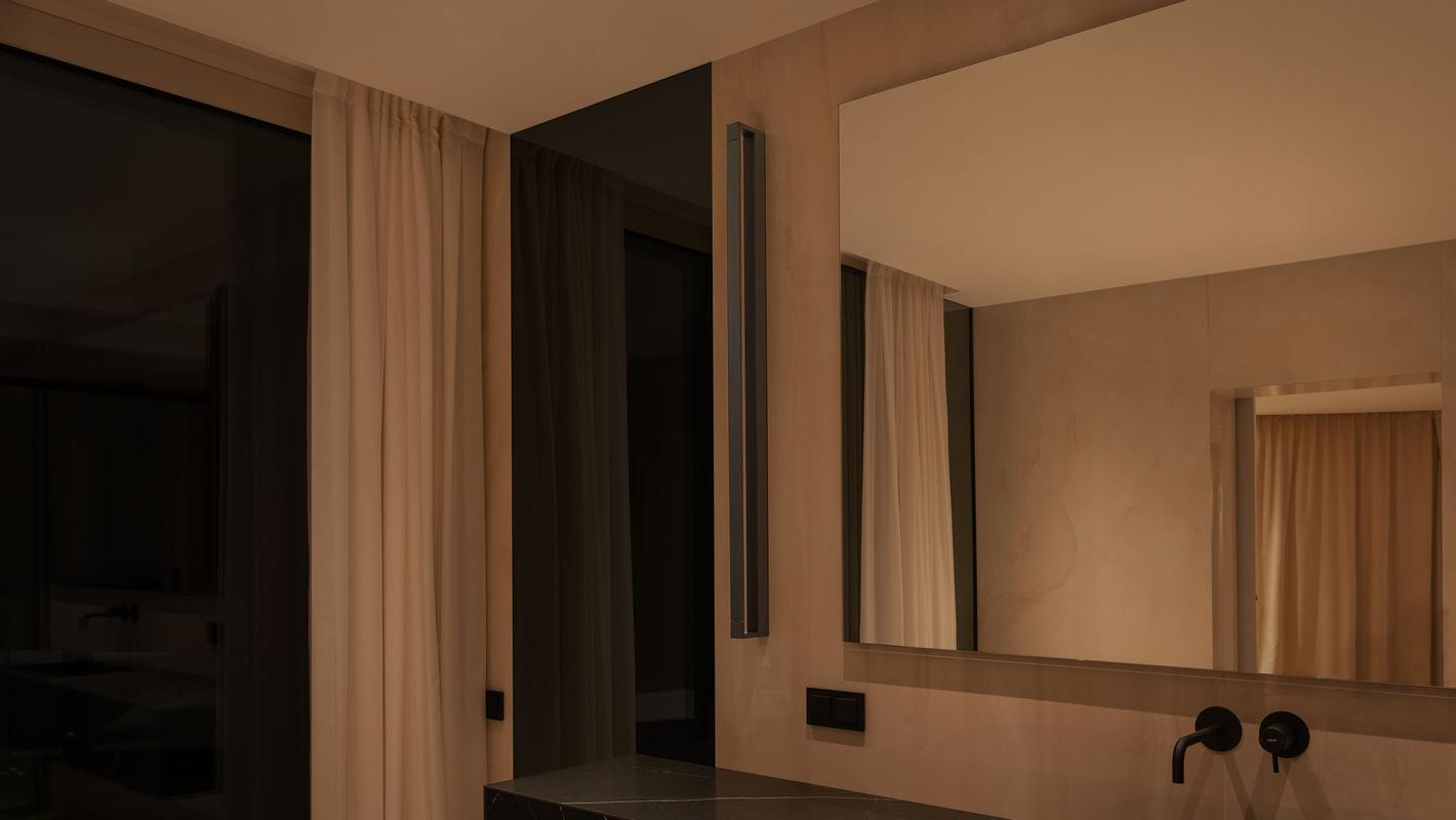 WALL <span>CLIO</span>